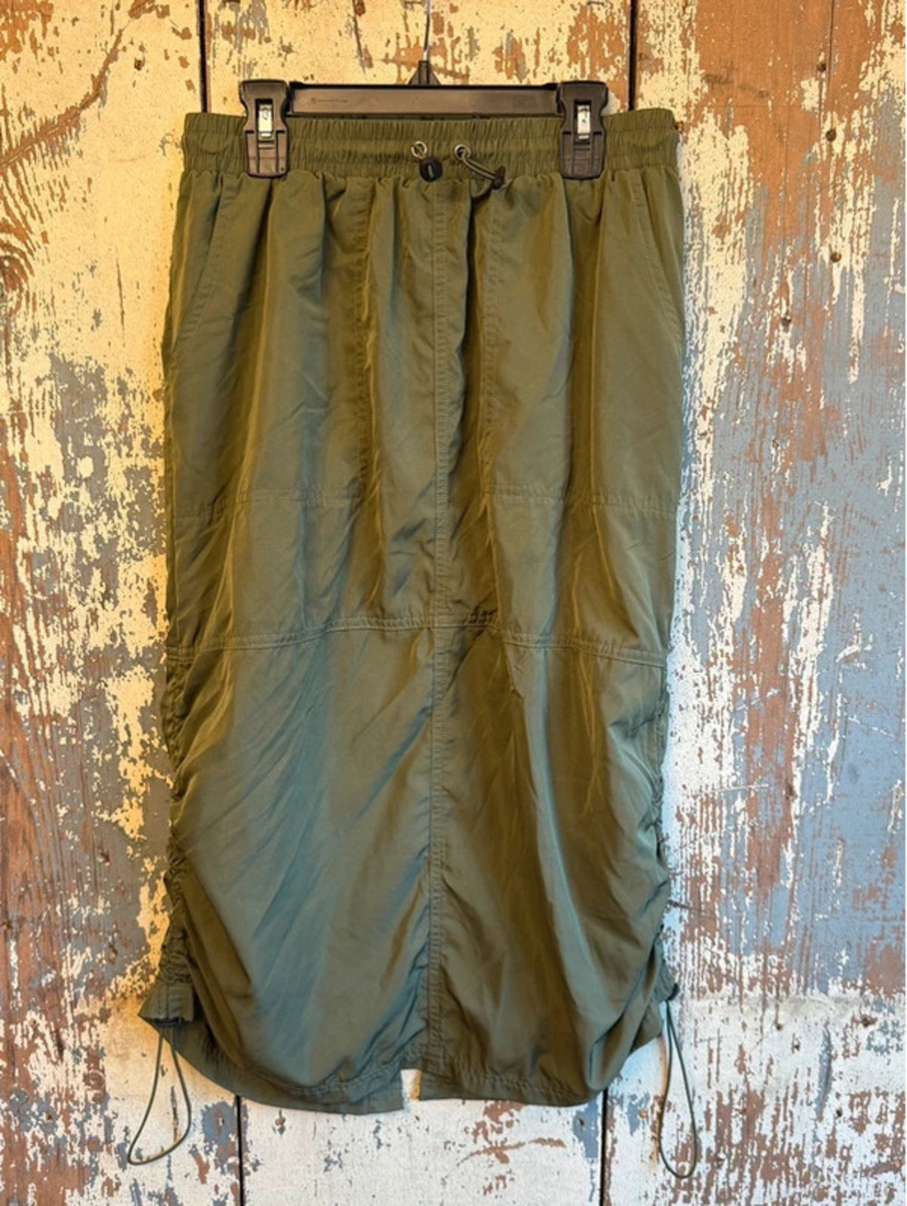 NWOT Wild Fable Cargo Olive Green Midi skirt, size Small